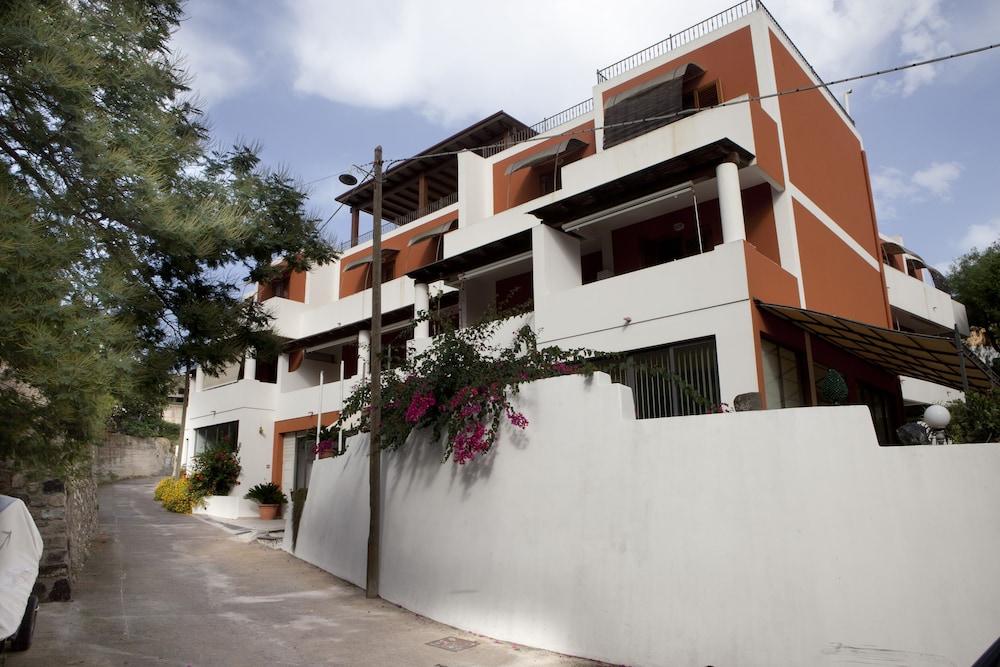 Residence Hotel Baia Portinenti Lipari  Exterior foto