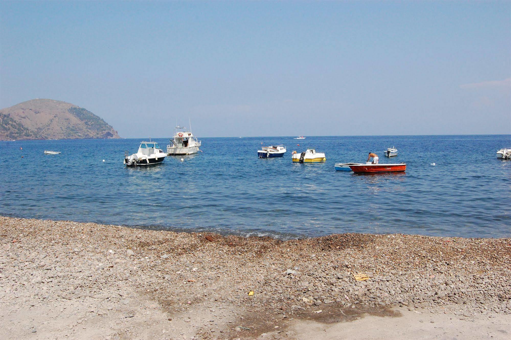 Residence Hotel Baia Portinenti Lipari  Exterior foto